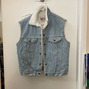 Levi's White Sherpa Lined Vest women’s